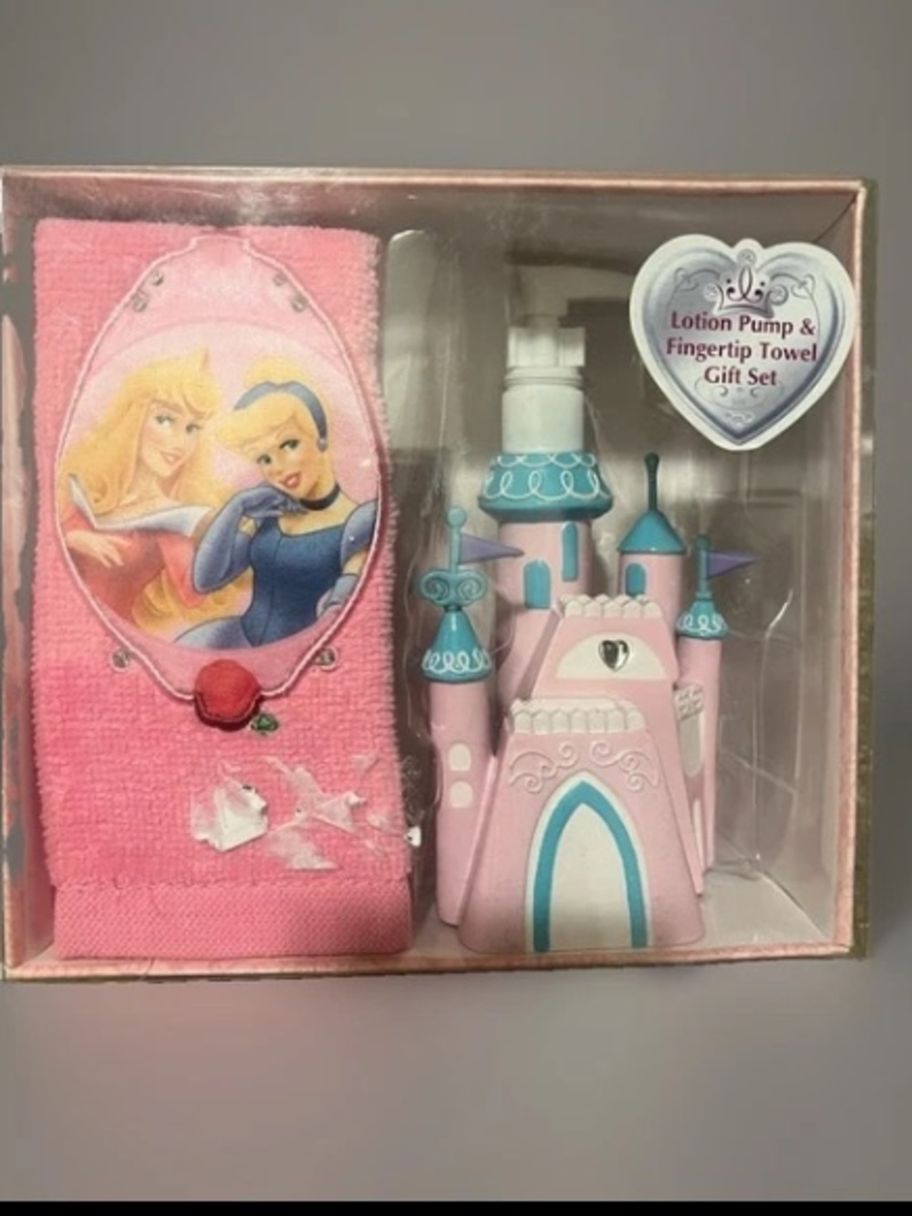 Disney Princess Lotion pump and finger tip towel gift set NIB